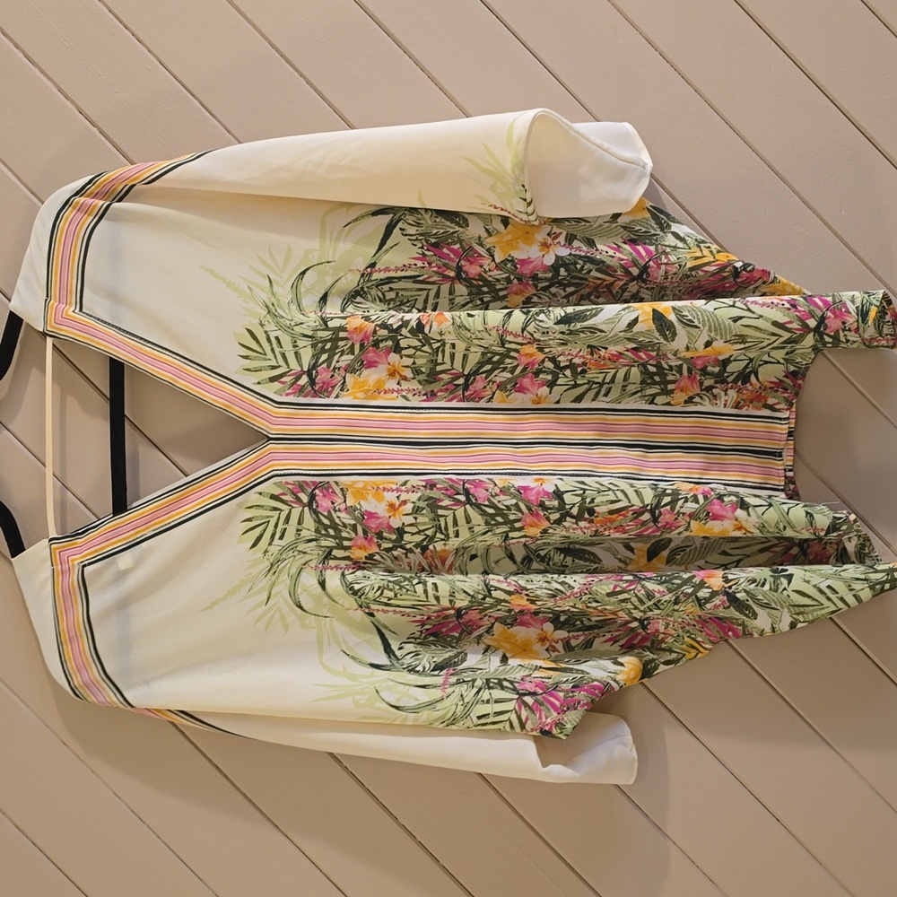 Rose & Olive Cream Floral V-Neck Tunic - Picture 2 of 4